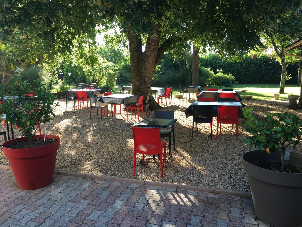 L'Art Dit Vin Saint-Aigulin Exterior photo